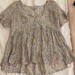 Lucky brand size M top. Worsen a few times. Great condition